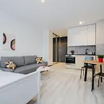 Aparthouse Deluxe Apartment Lodz