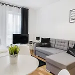 Apartment Aparthouse Deluxe *